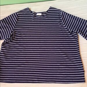Roaman's Women's Size 26-28 Navy and White Striped Top short sleeves casual
